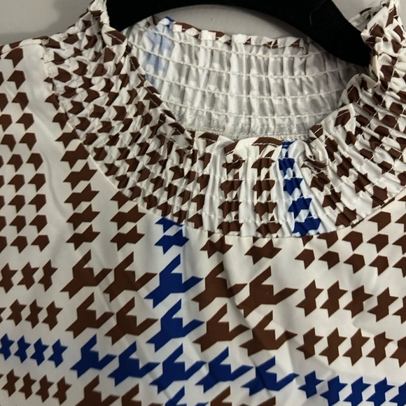 Patterned Ruffle Shirt - Picture 3 of 4